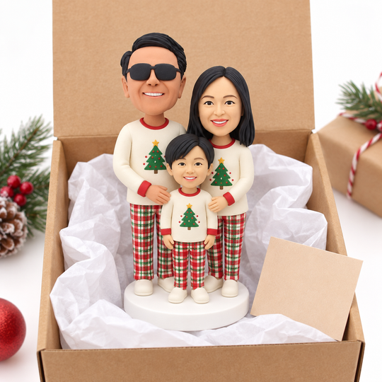 Custom Family Christmas Bobblehead – Personalized Holiday Figurine with Kids & Pets