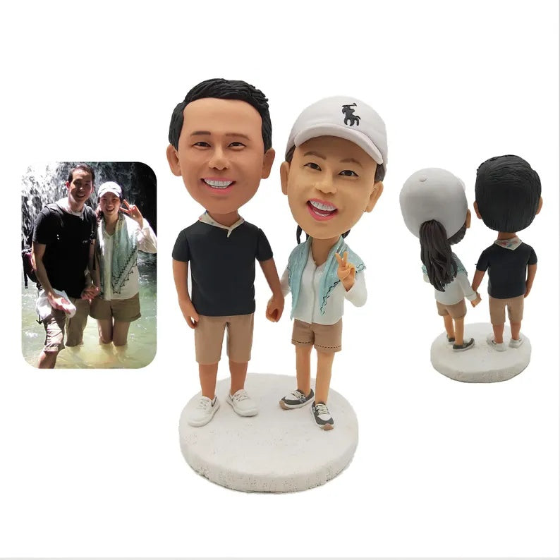 Personalised Casual couple in shorts Figurines; example sculpture